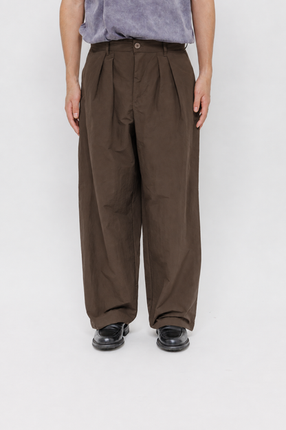 Pantalon Deiba Brown 600 Last Call For, coupe ample à double pince en Ottoman Tech — photo produit 06