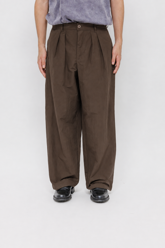 Pantalon Deiba Brown 600 Last Call For, coupe ample à double pince en Ottoman Tech — photo produit 06