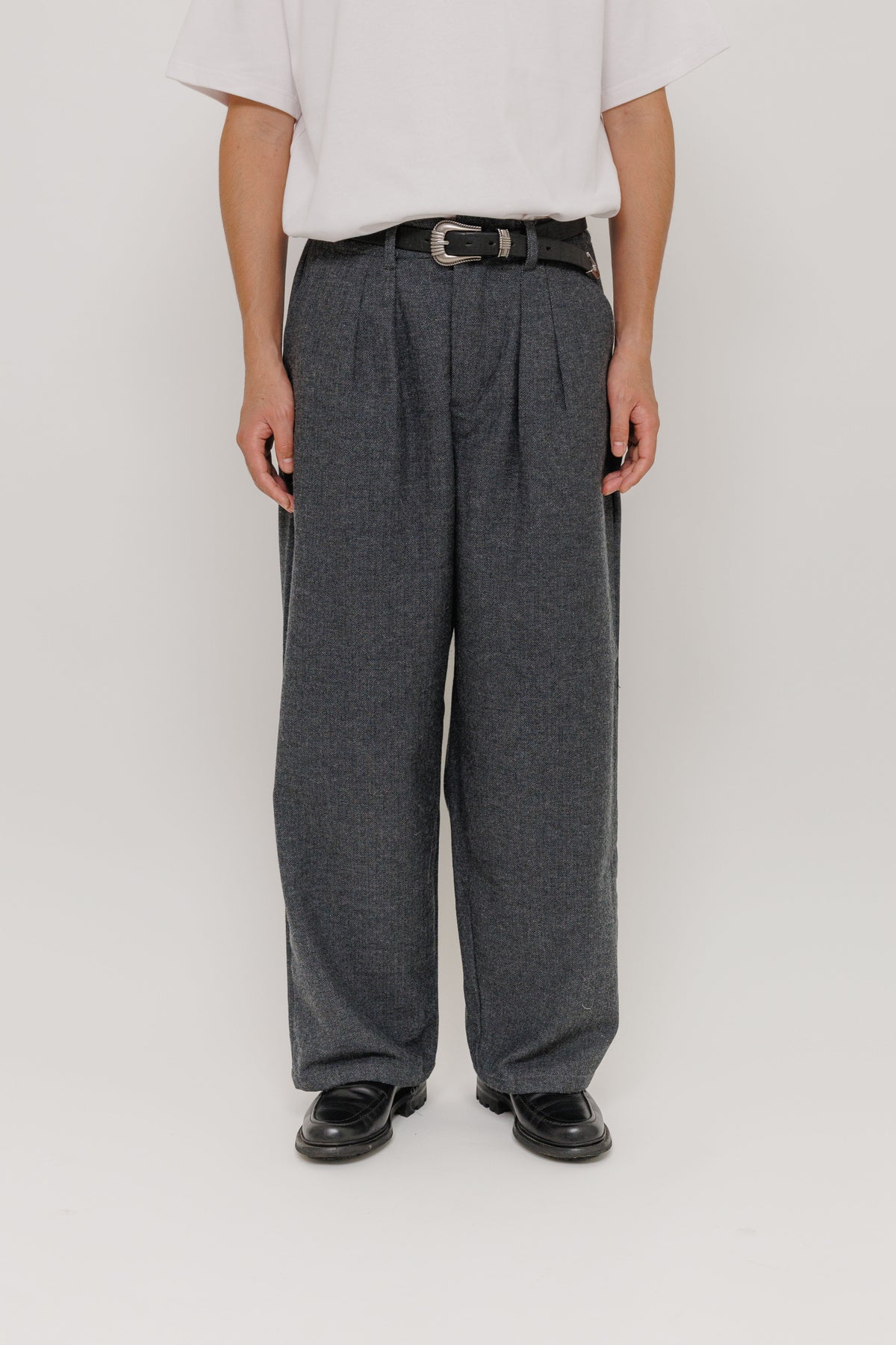Pantalon Deiba Grey Last Call For, coupe ample à double pince en mélange laine et polyester — photo produit 02