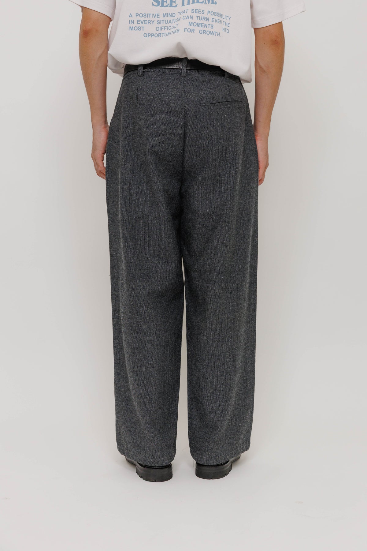 Pantalon Deiba Grey Last Call For, coupe ample à double pince en mélange laine et polyester — photo produit 05