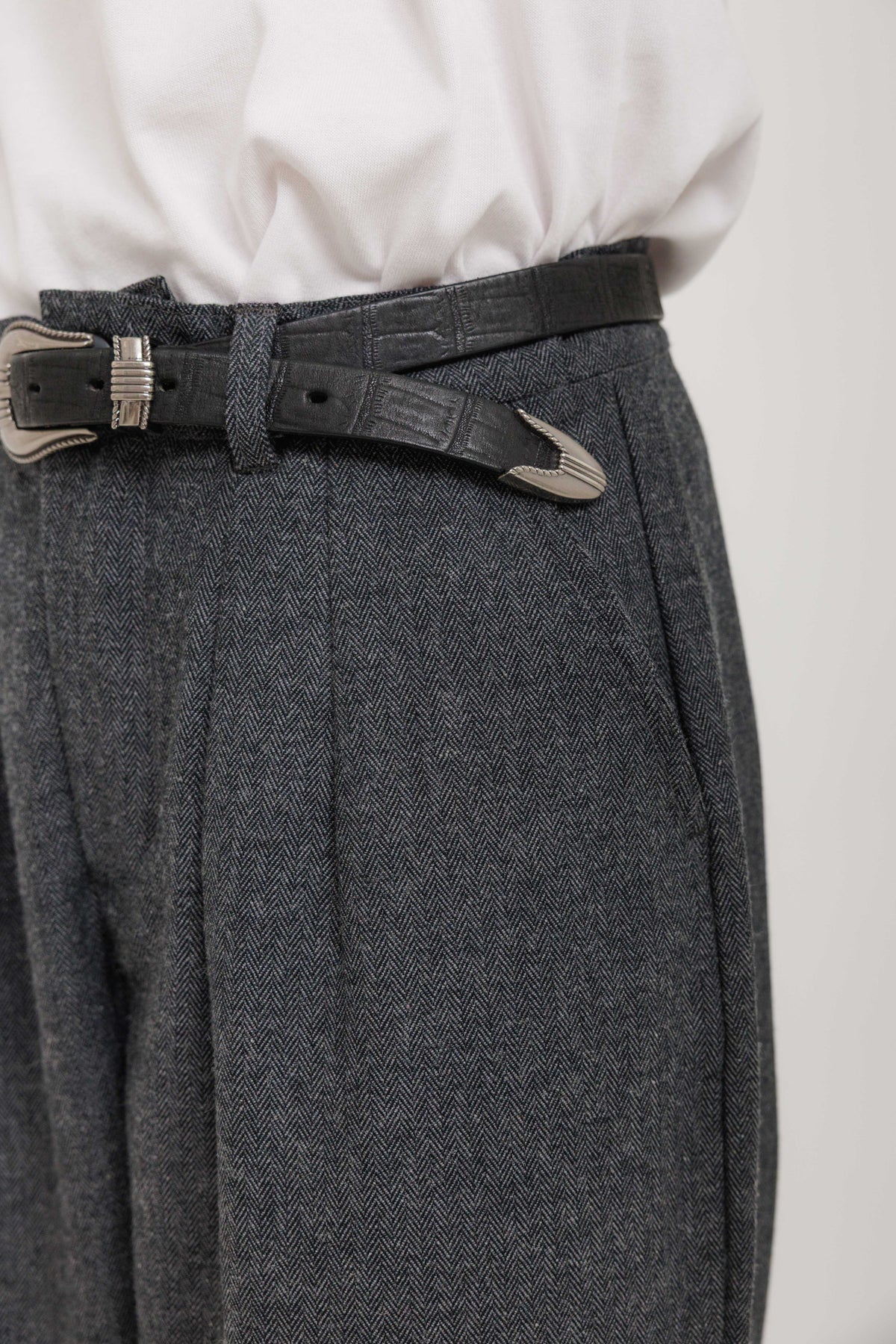 Pantalon Deiba Grey Last Call For, coupe ample à double pince en mélange laine et polyester — photo produit 10