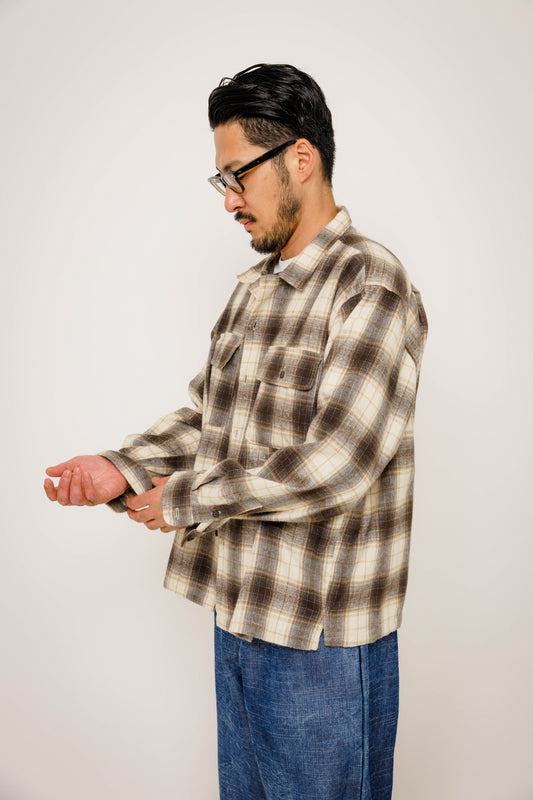 Chemise Nagano — Beige 1 par Last Call For — photo portée 03