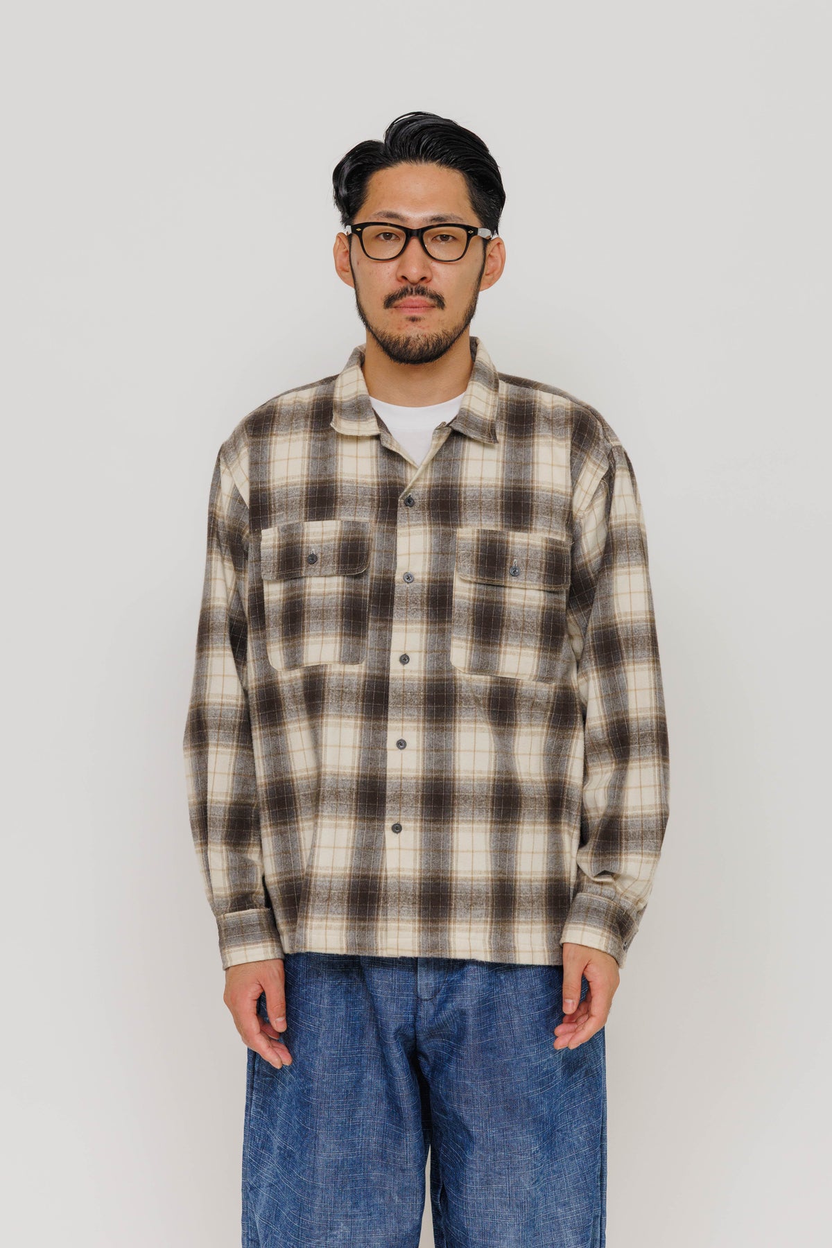 Chemise Nagano — Beige 1 par Last Call For — photo portée 05