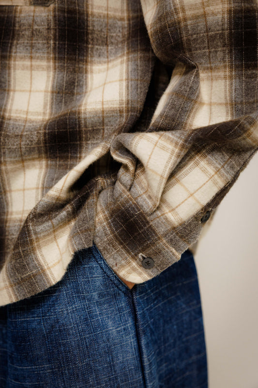 Chemise Nagano — Beige 1 par Last Call For — photo portée 08