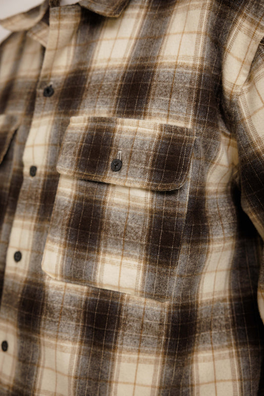 Chemise Nagano — Beige 1 par Last Call For — photo portée 09