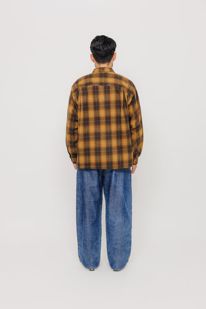 Chemise Nagano — Brown 600 par Last Call For — photo portée 07