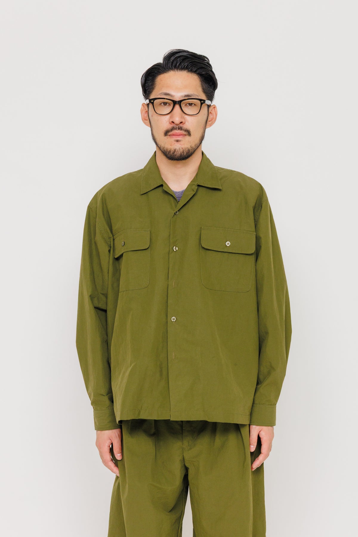 Chemise Nagano — Capulet Olive 550 par Last Call For — photo portée 02