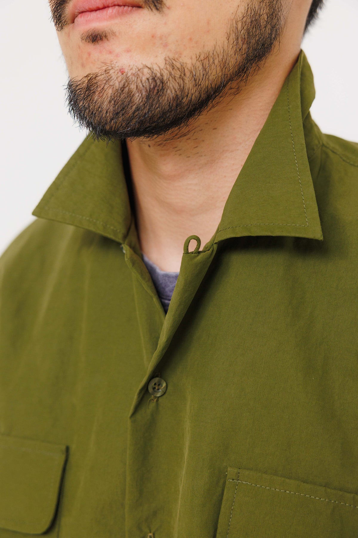 Chemise Nagano — Capulet Olive 550 par Last Call For — photo portée 04