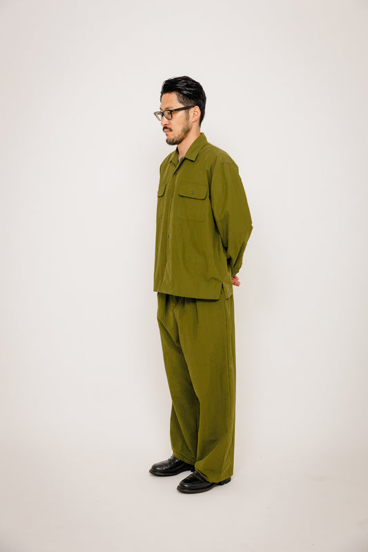 Chemise Nagano — Capulet Olive 550 par Last Call For — photo portée 08