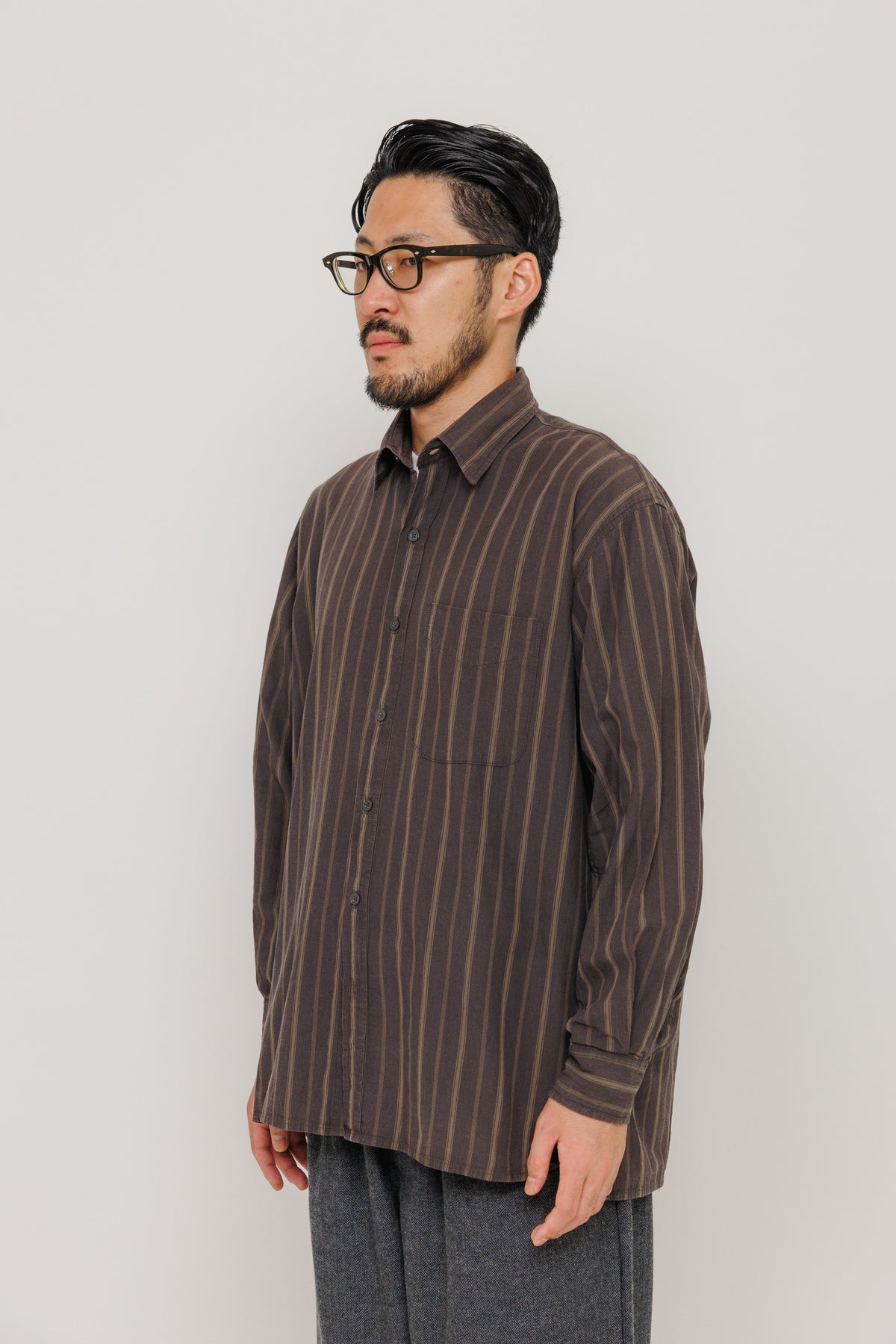 Chemise Surabaya — Black Stripe par Last Call For — photo portée 03