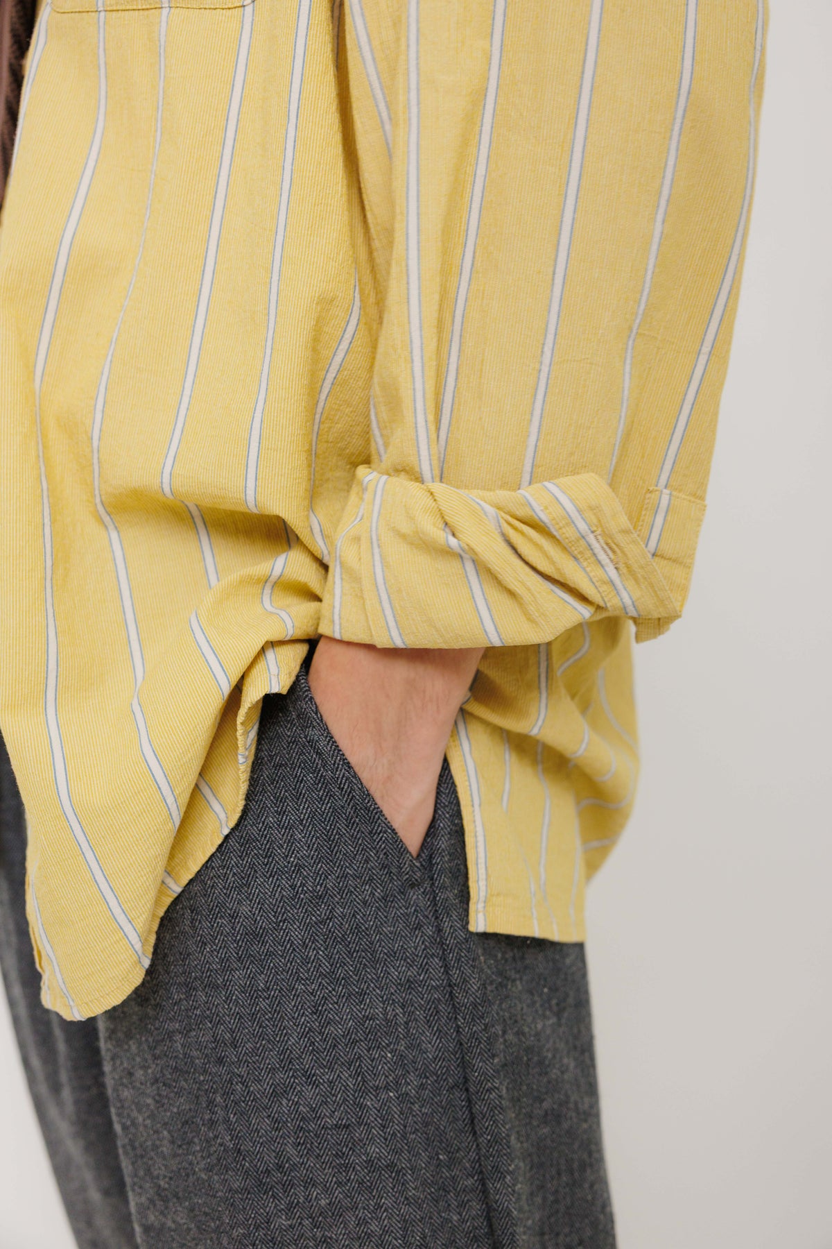 Chemise Surabaya — Yellow Stripe par Last Call For — photo portée 10