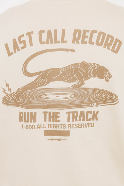 Crewneck Last Call Record — Hijau Army par Last Call For — photo portée 05