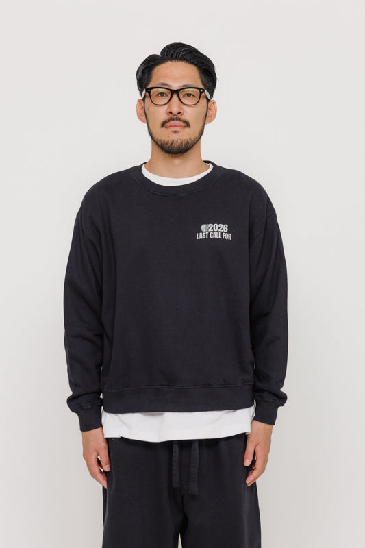 Crewneck Running Club Tokyo — Black par Last Call For — photo portée 04