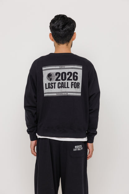 Crewneck Running Club Tokyo — Black par Last Call For — photo portée 05
