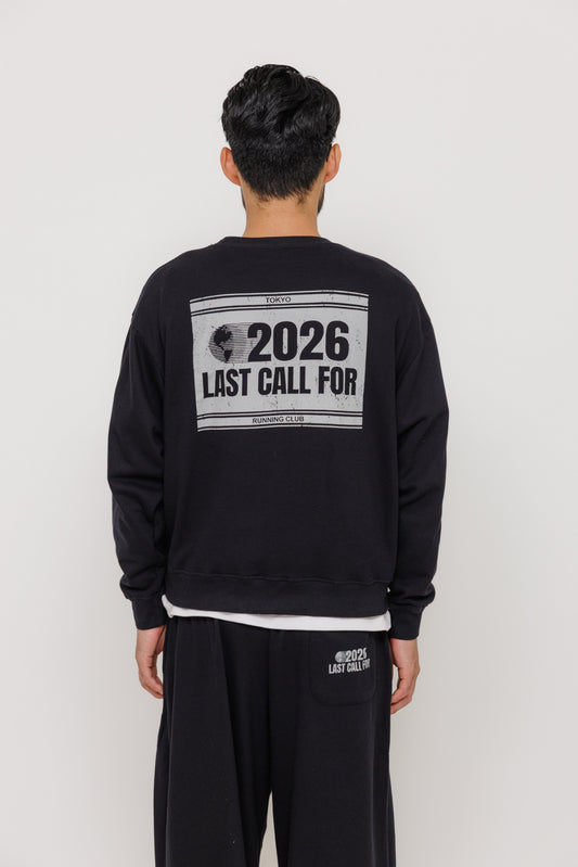 Crewneck Running Club Tokyo — Black par Last Call For — photo portée 05