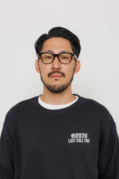 Crewneck Running Club Tokyo — Black par Last Call For — photo portée 07