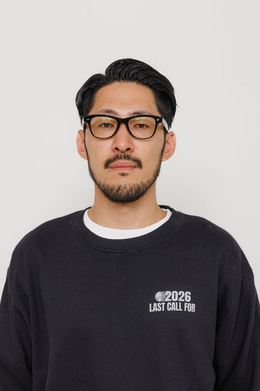 Crewneck Running Club Tokyo — Black par Last Call For — photo portée 07