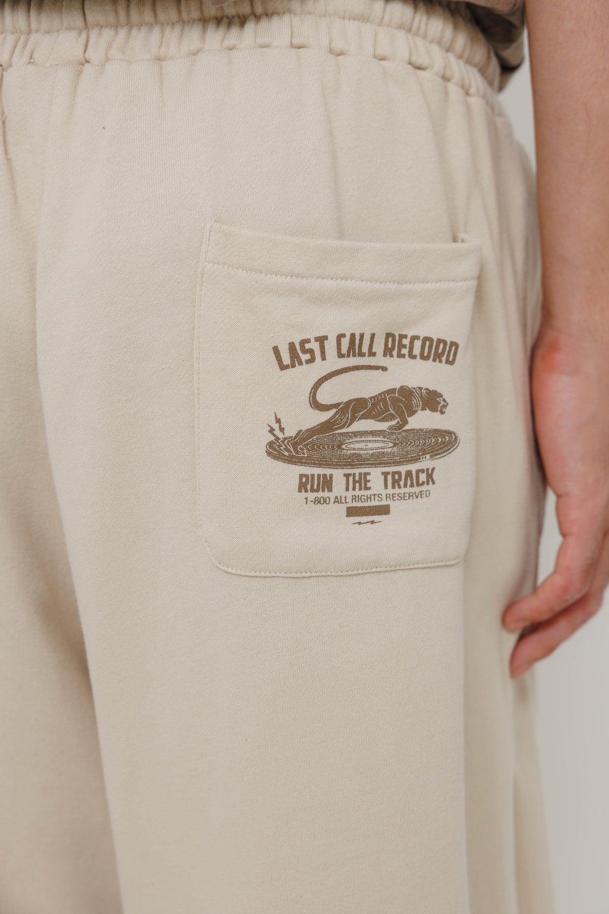 LAST CALL RECORD PANT HIJAU ARMY / CASTEL WALL 14-0108 TPG par Last Call For — photo portée 05