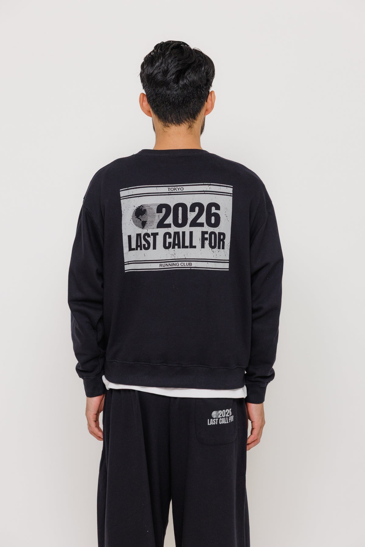 Meji Pant Running Club — Black par Last Call For — photo portée 09