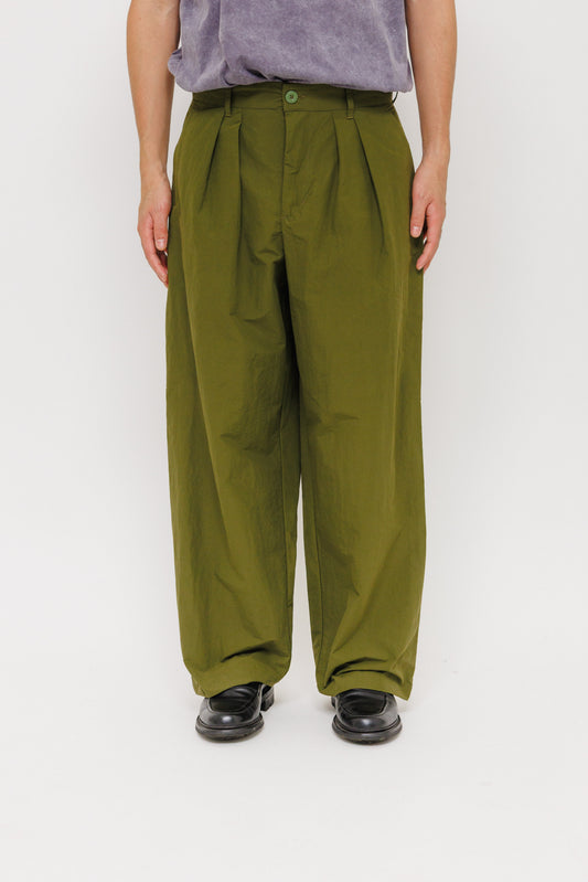 Pantalon Deiba — Capulet Olive 550 par Last Call For — photo portée 02