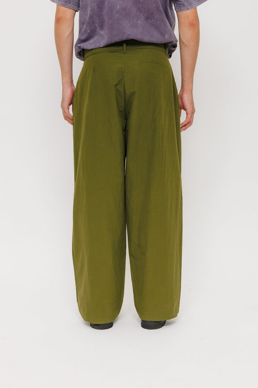 Pantalon Deiba — Capulet Olive 550 par Last Call For — photo portée 04