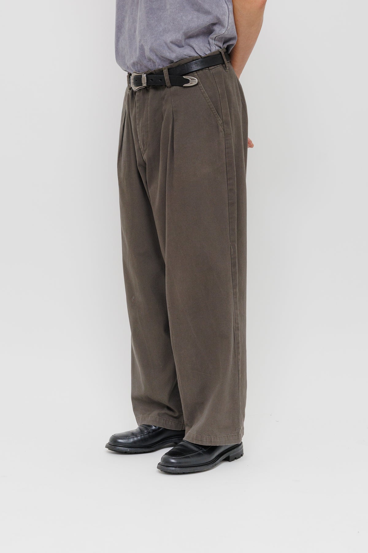 Pantalon Deiba — Falcon 1 par Last Call For — photo portée 03