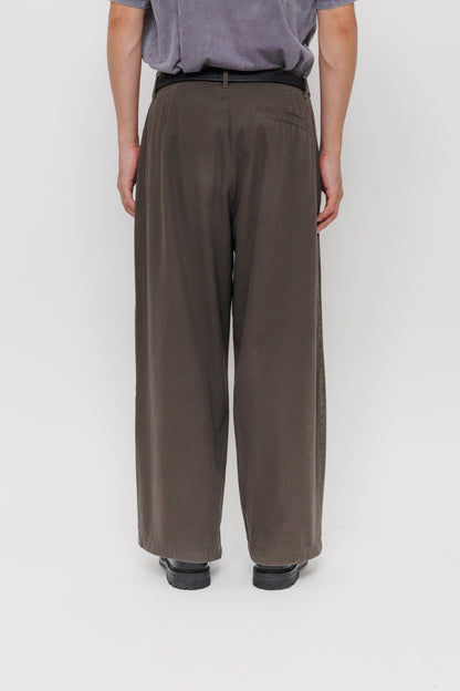 Pantalon Deiba — Falcon 1 par Last Call For — photo portée 04