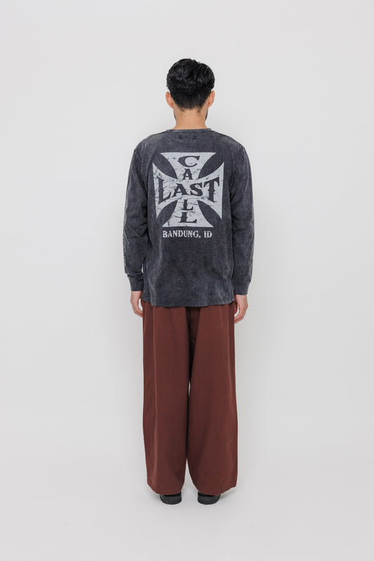Tee-shirt Cross ML — Black par Last Call For — photo portée 04