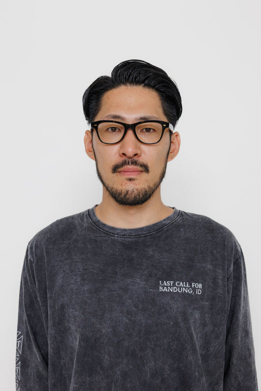 Tee-shirt Cross ML — Black par Last Call For — photo portée 05