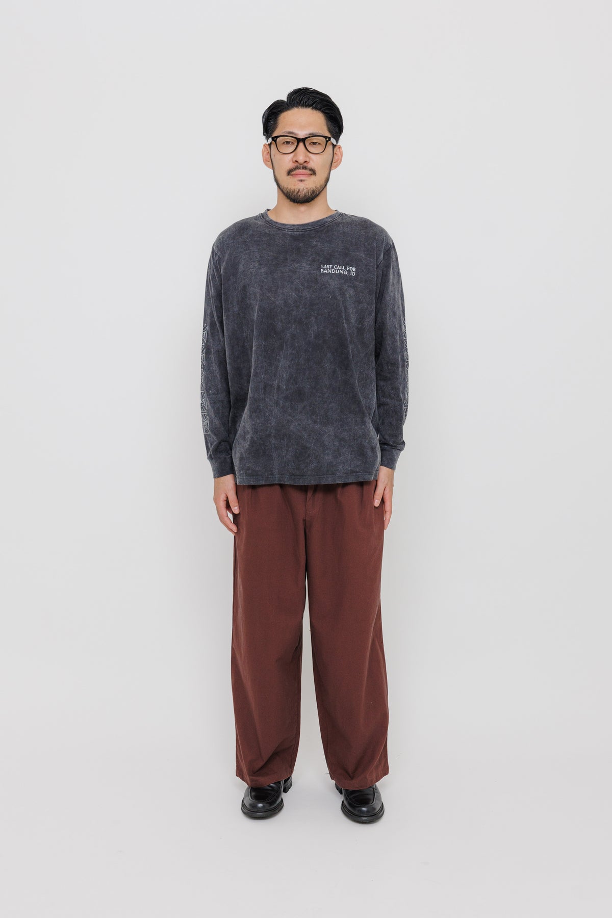 Tee-shirt Cross ML — Black par Last Call For — photo portée 07