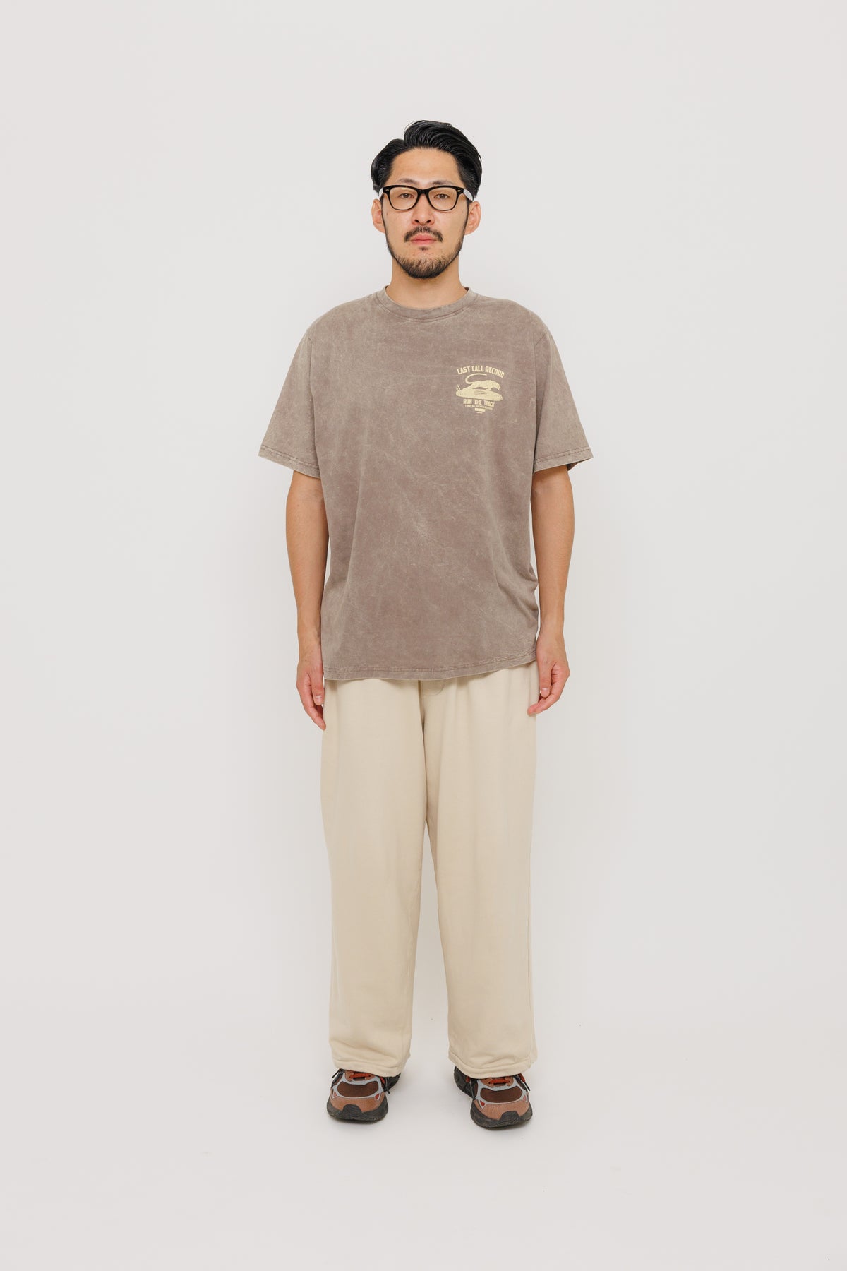 Tee-shirt Last Call Record — Oldgrey / Vaporous Grey par Last Call For — photo portée 02