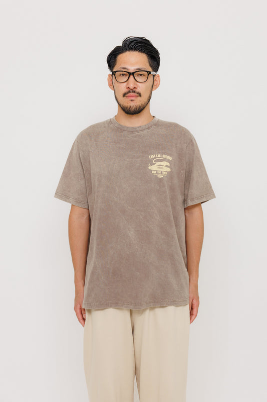Tee-shirt Last Call Record — Oldgrey / Vaporous Grey par Last Call For — photo portée 03