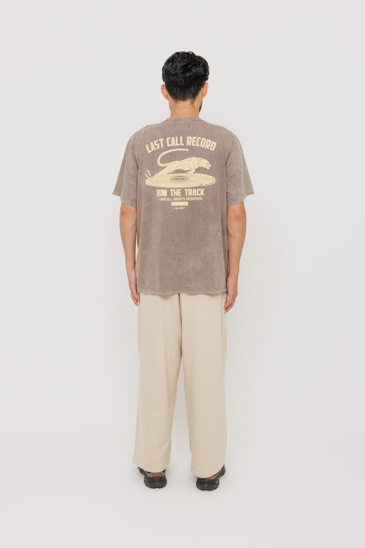 Tee-shirt Last Call Record — Oldgrey / Vaporous Grey par Last Call For — photo portée 08