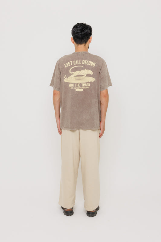 Tee-shirt Last Call Record — Oldgrey / Vaporous Grey par Last Call For — photo portée 08