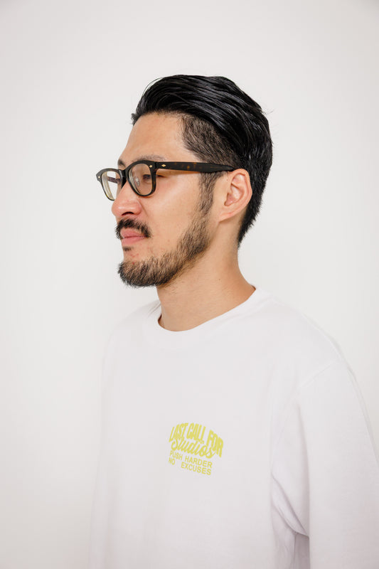Tee-shirt No More Excuse — White / Evening Primrose par Last Call For — photo portée 05