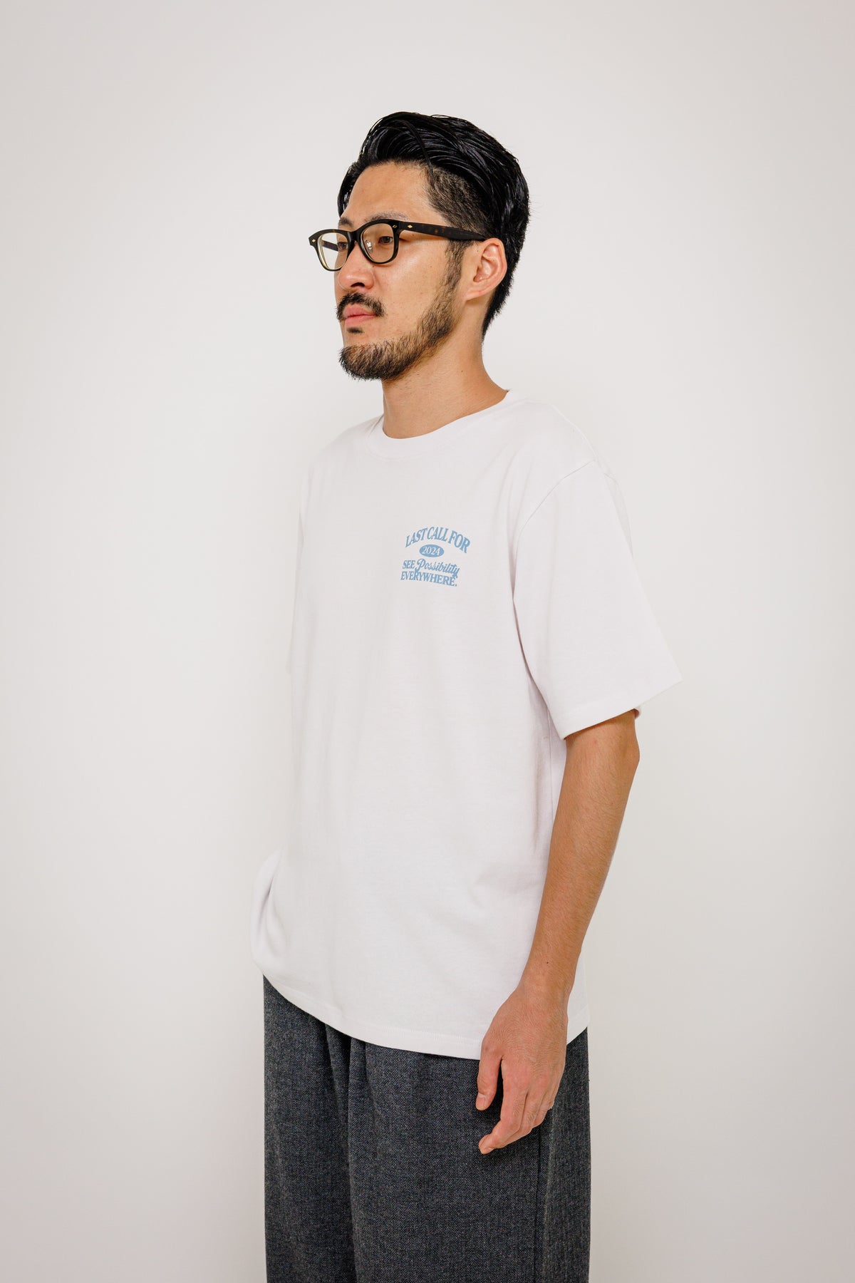 Tee-shirt No Possibilities — White / Smoke Blue par Last Call For — photo portée 04