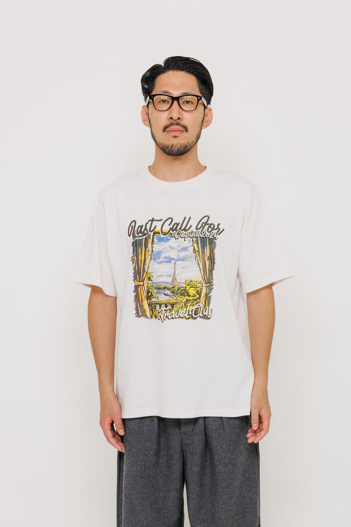 Tee-shirt Souvenir Paris — White par Last Call For — photo portée 02