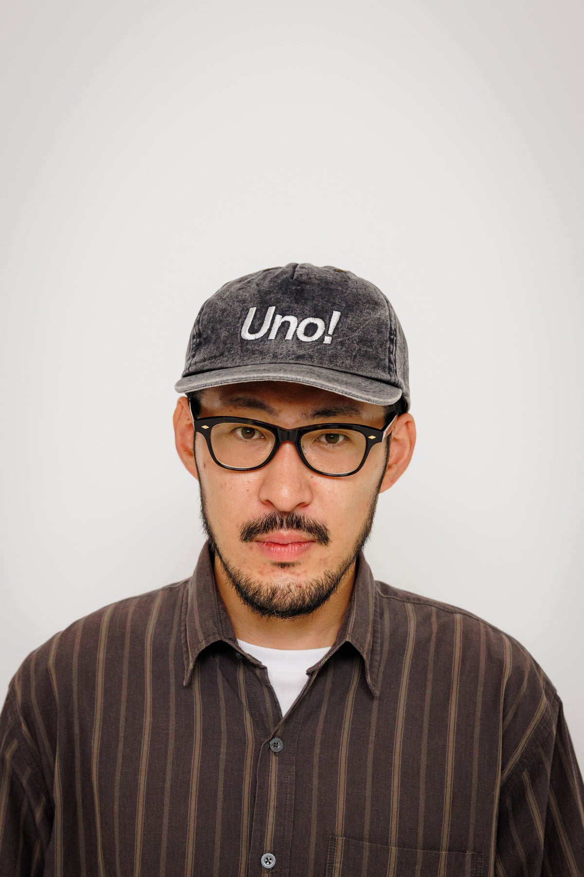 UNO CAP BLACK par Last Call For — photo portée 02