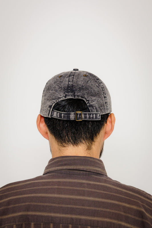 UNO CAP BLACK par Last Call For — photo portée 04